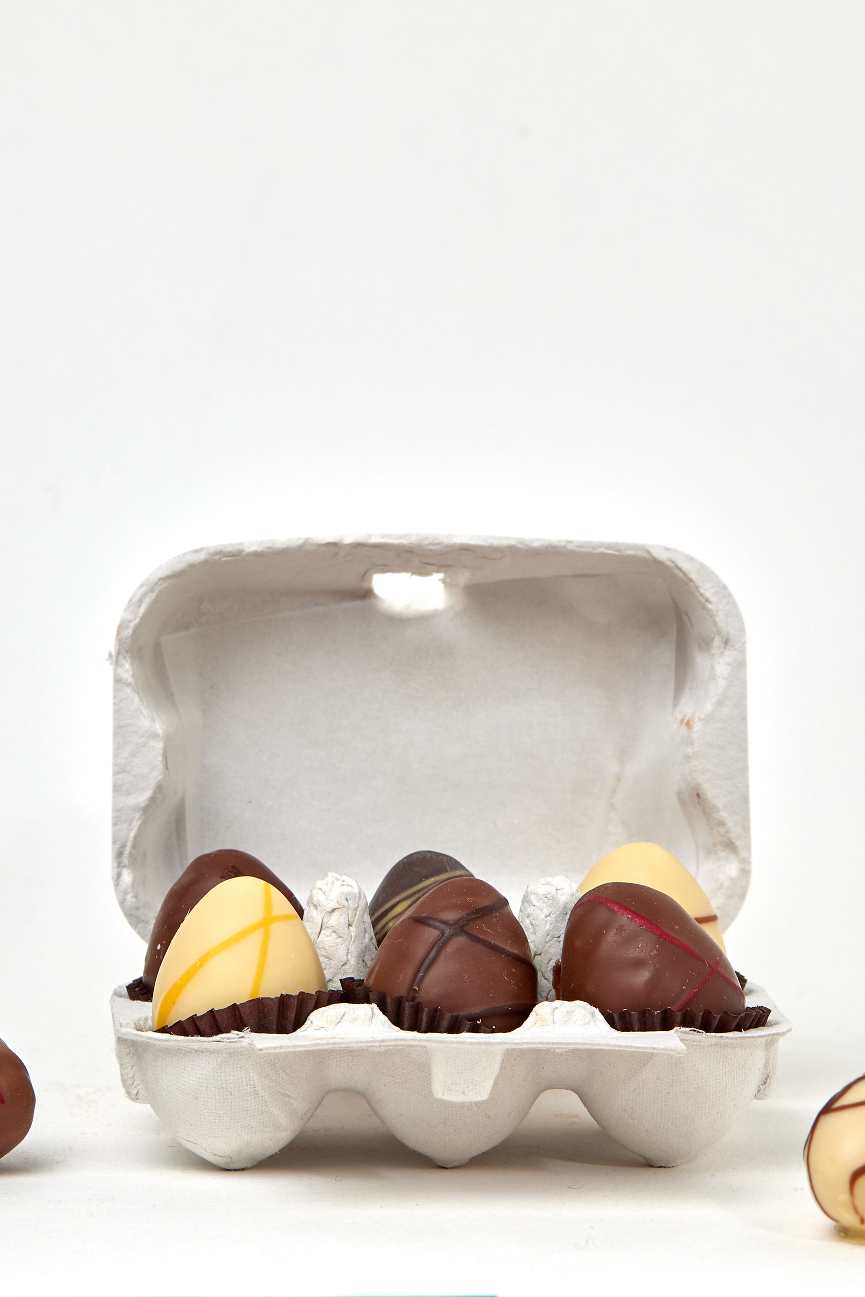 Nougat & Karamell Pralinen Eier im 6er Karton