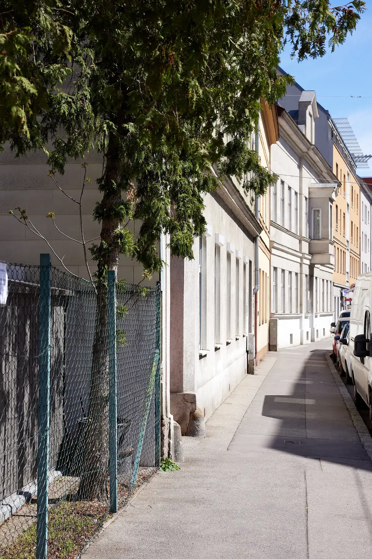 Straßenansicht der Tivoligasse in Wien